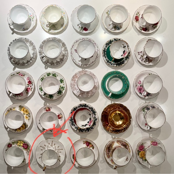 🎈2/$30 - ELIZABETHAN Fine Bone China TEACUP & SAUCER. Made in ENGLAND. - Picture 6 of 7